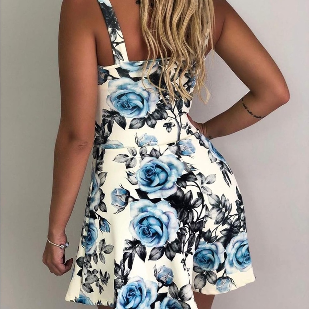 Floral Print Rompers - Picture 3 of 4